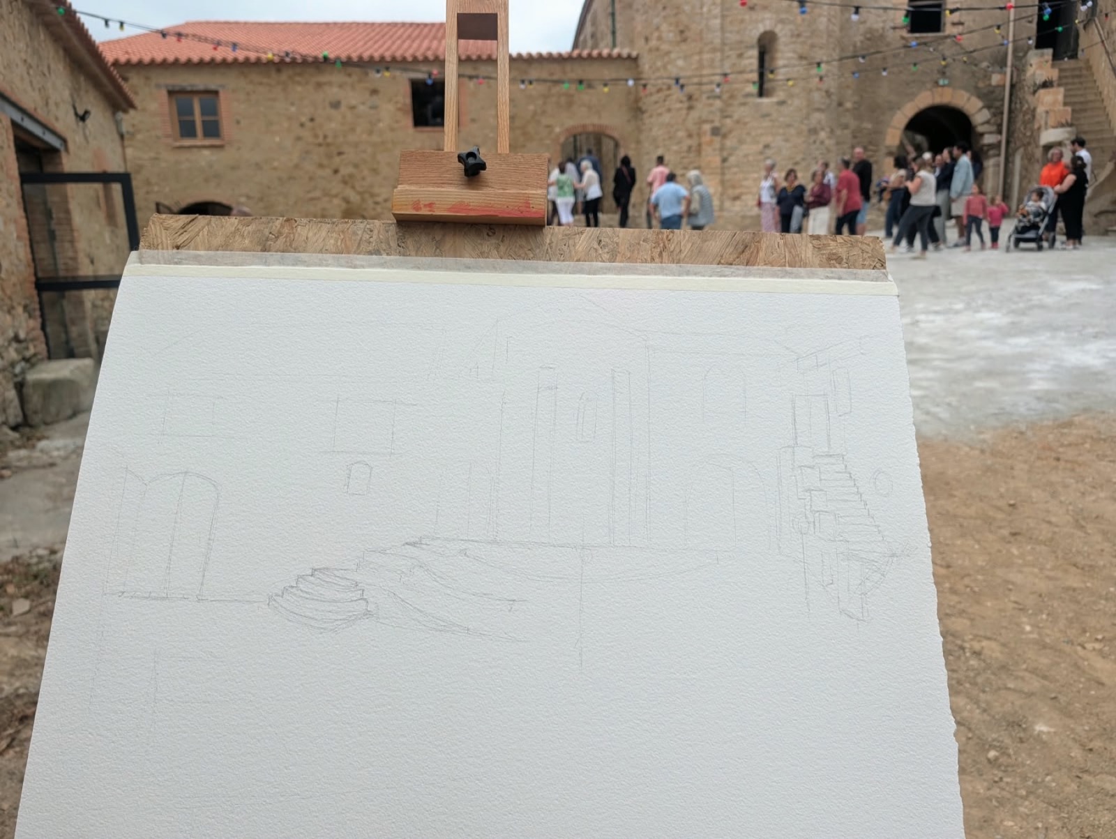 Premiers traits du croquis du Mas de Las Fonts pendant l’inauguration